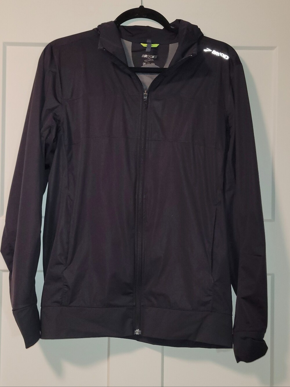 Brooks Women's Lightweight Hooded Full Zip Running Jacket Sz S Black Athletic